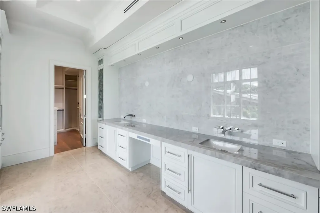 1690 Chesapeake Avenue Naples FL 34102