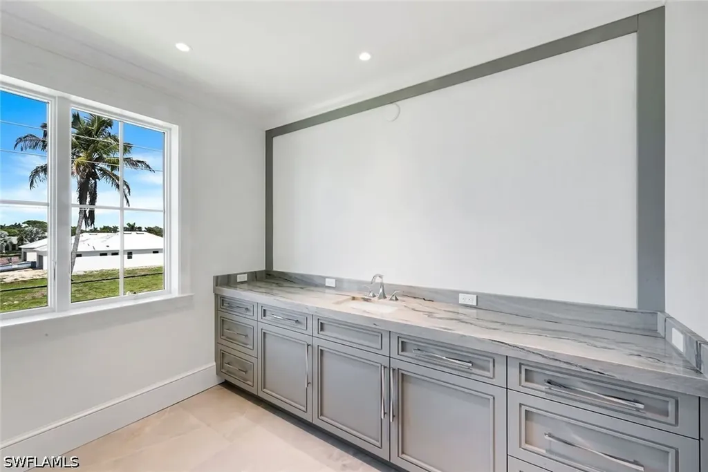 1690 Chesapeake Avenue Naples FL 34102