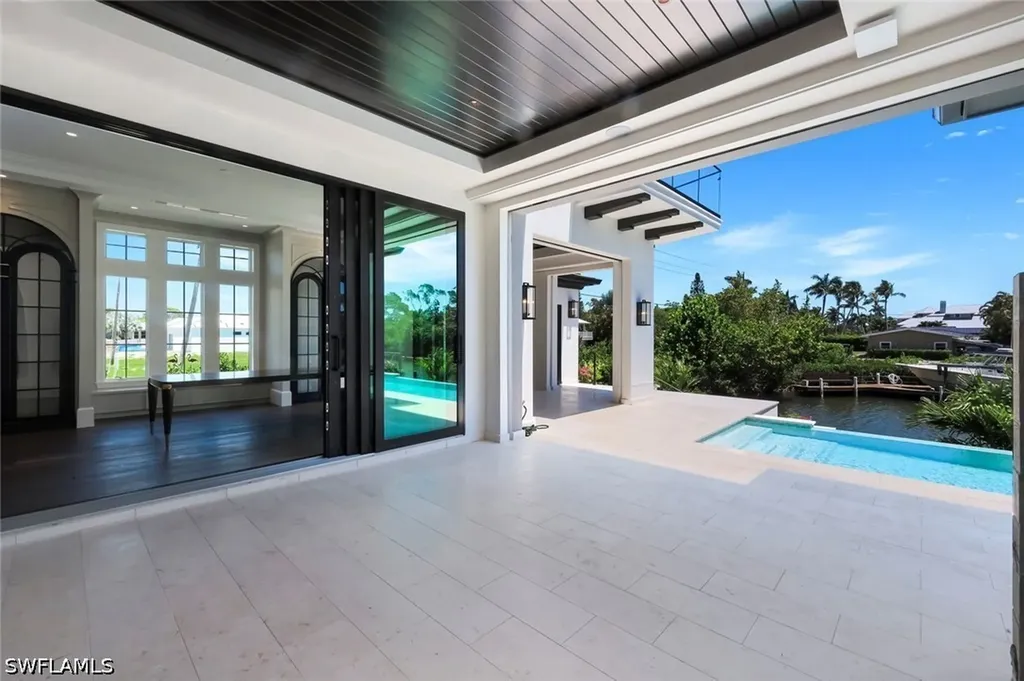 1690 Chesapeake Avenue Naples FL 34102