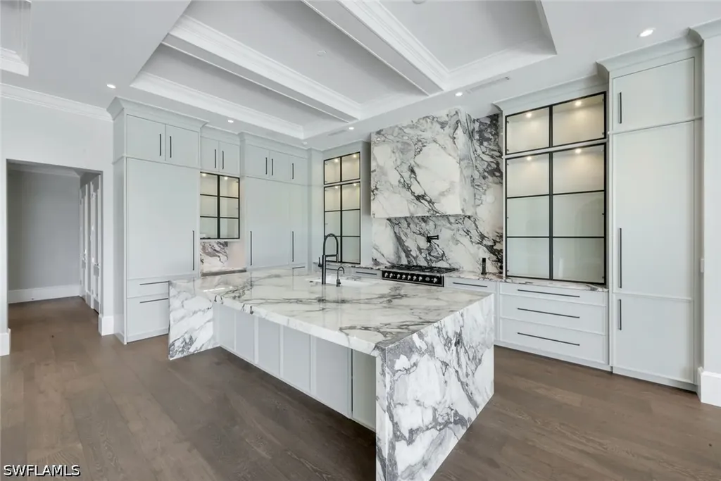 1690 Chesapeake Avenue Naples FL 34102