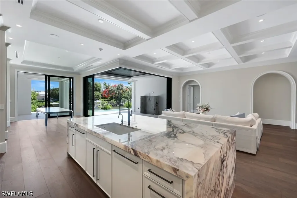 1690 Chesapeake Avenue Naples FL 34102