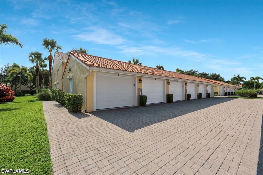 2395 Bayou Lane Naples FL 34112