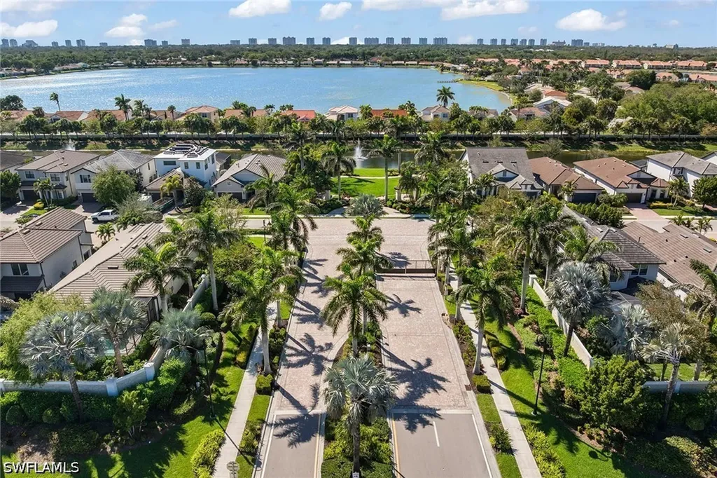 7253 Wilton Drive Naples FL 34109