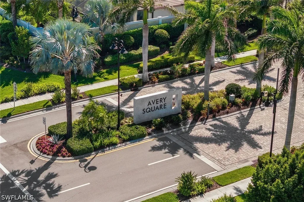7253 Wilton Drive Naples FL 34109