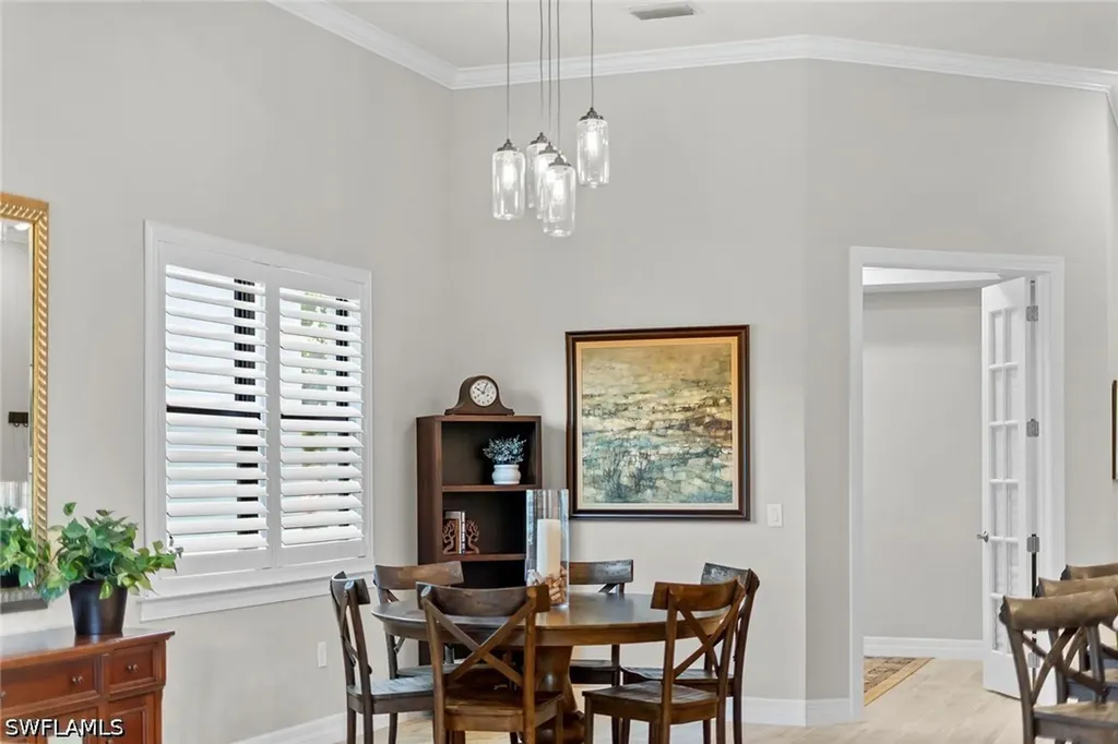 7253 Wilton Drive Naples FL 34109