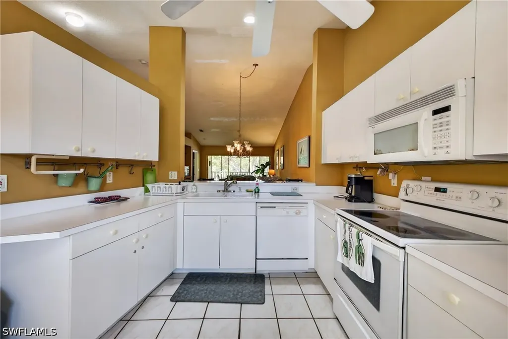 705 Luisa Lane Naples FL 34104