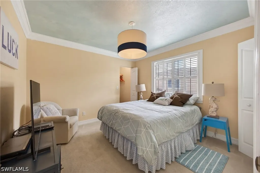 705 Luisa Lane Naples FL 34104