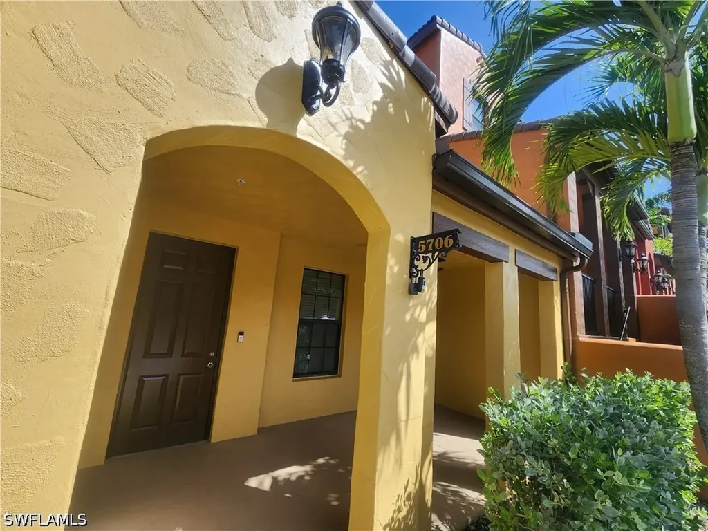 9071 Albion Lane N Naples FL 34113