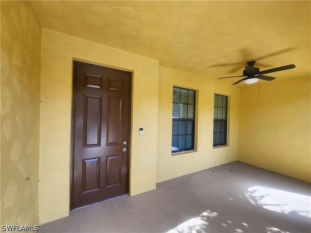 9071 Albion Lane N Naples FL 34113