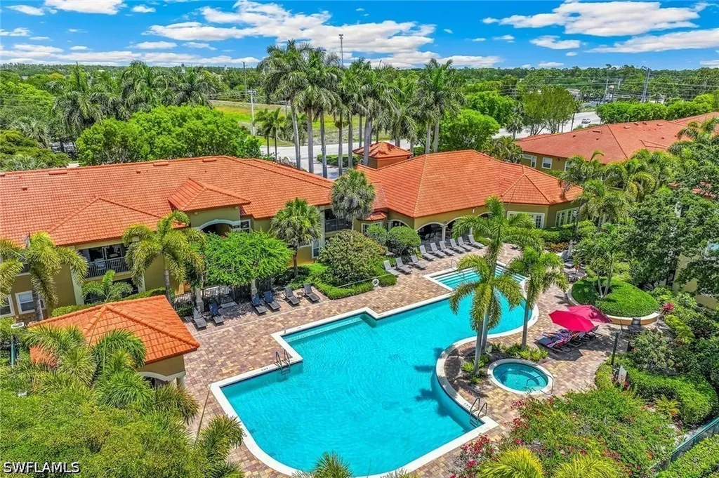 Bonita Springs FL, 8920 Colonnades Court E, Unit 518