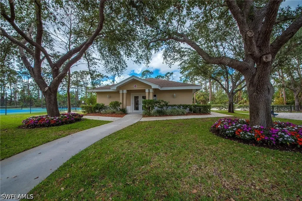 Xxx Briarwood Boulevard Naples FL 34104