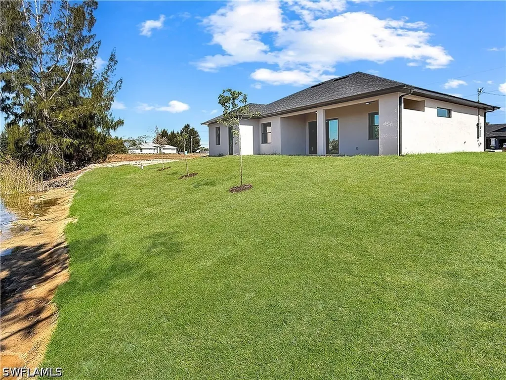 2206 NE 35th Lane Cape Coral FL 33909