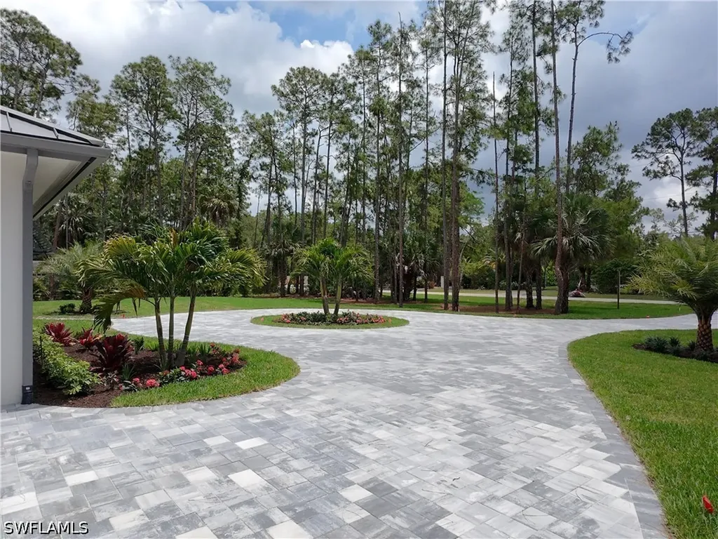 5025 Boxwood Way Naples FL 34116