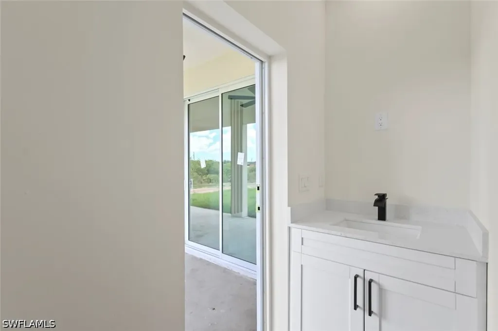 4221 18th Street SW Lehigh Acres FL 33976