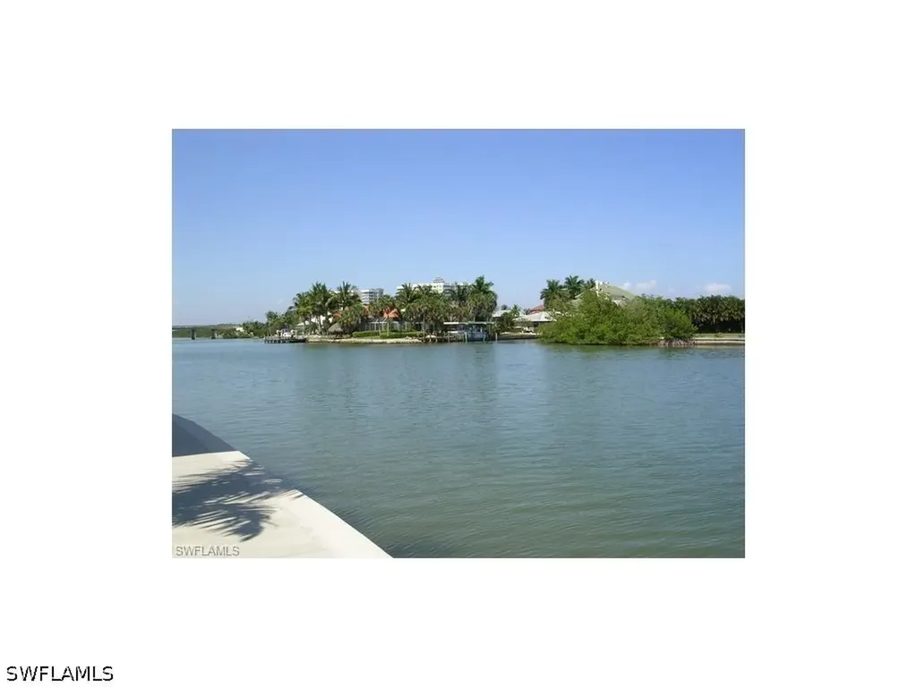 10682 Gulfshore Drive Naples FL 34108-3031