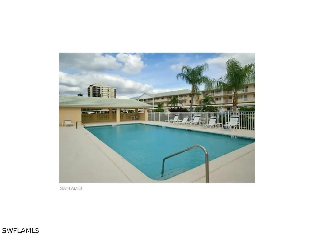 10682 Gulfshore Drive Naples FL 34108-3031