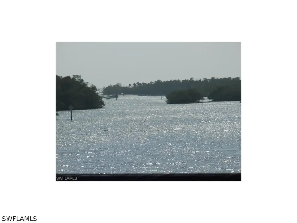10682 Gulfshore Drive Naples FL 34108-3031