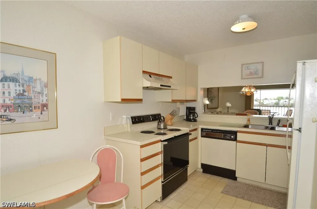 10682 Gulfshore Drive Naples FL 34108-3031