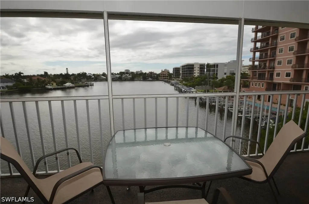 10682 Gulfshore Drive Naples FL 34108-3031