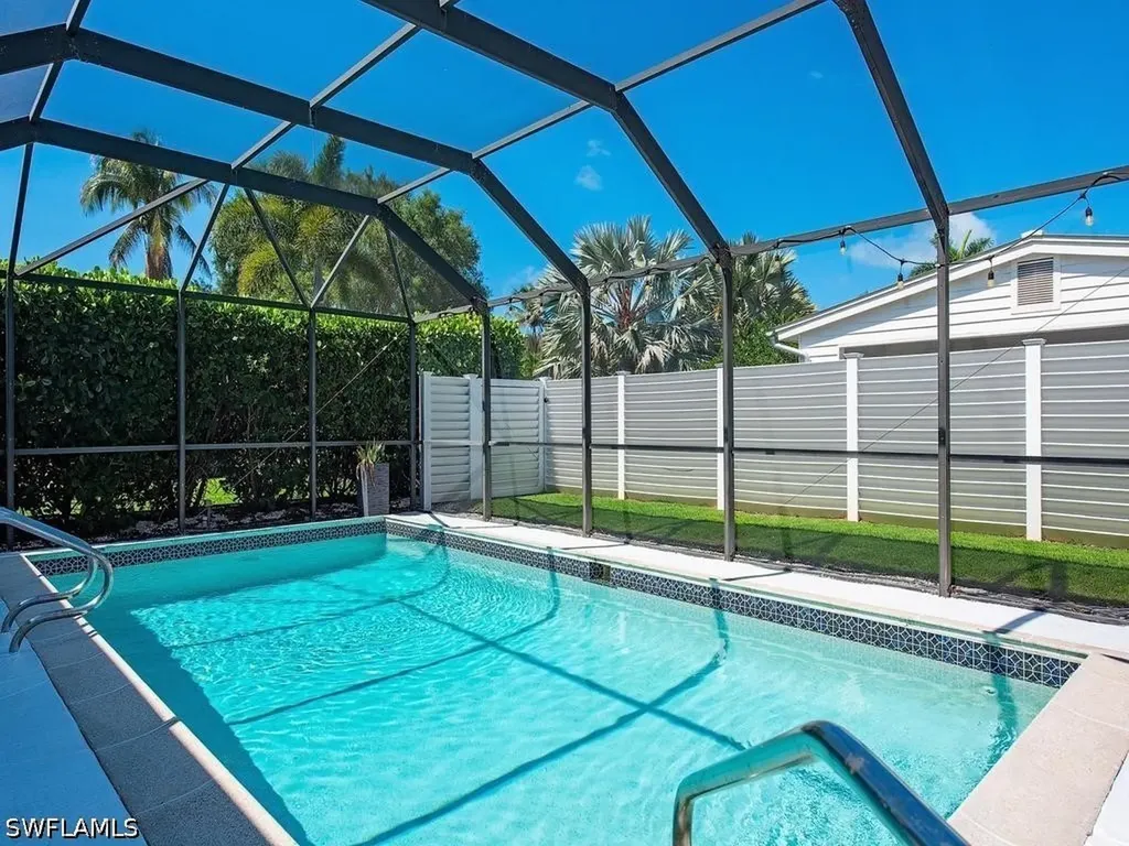 1195 14th Avenue N Naples FL 34102