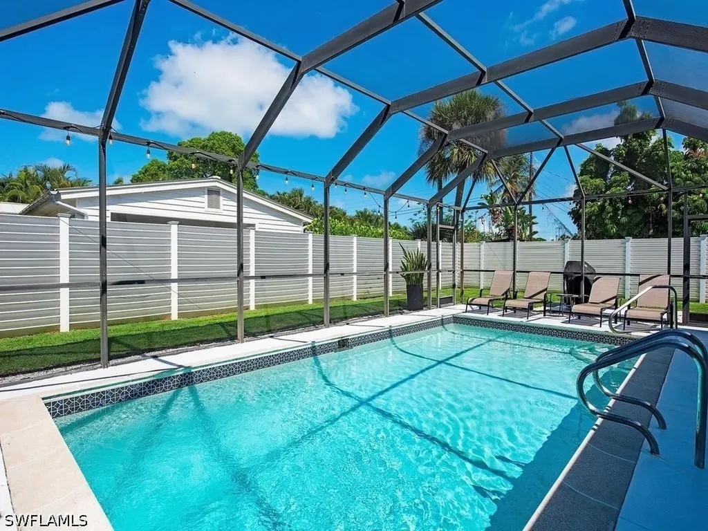 1195 14th Avenue N Naples FL 34102