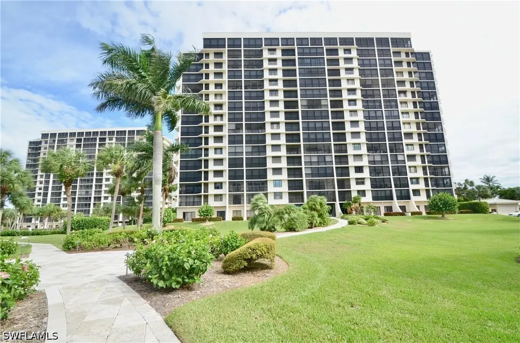 10851 Gulf Shore Drive Naples FL 34108-3004