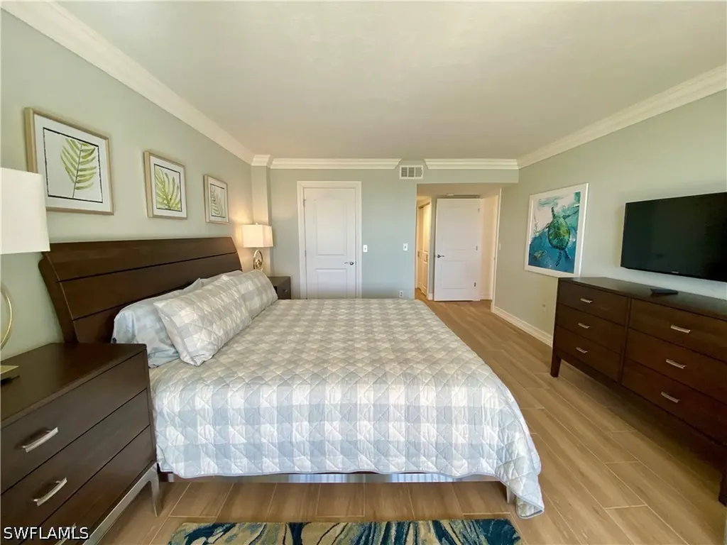 10851 Gulf Shore Drive Naples FL 34108-3004