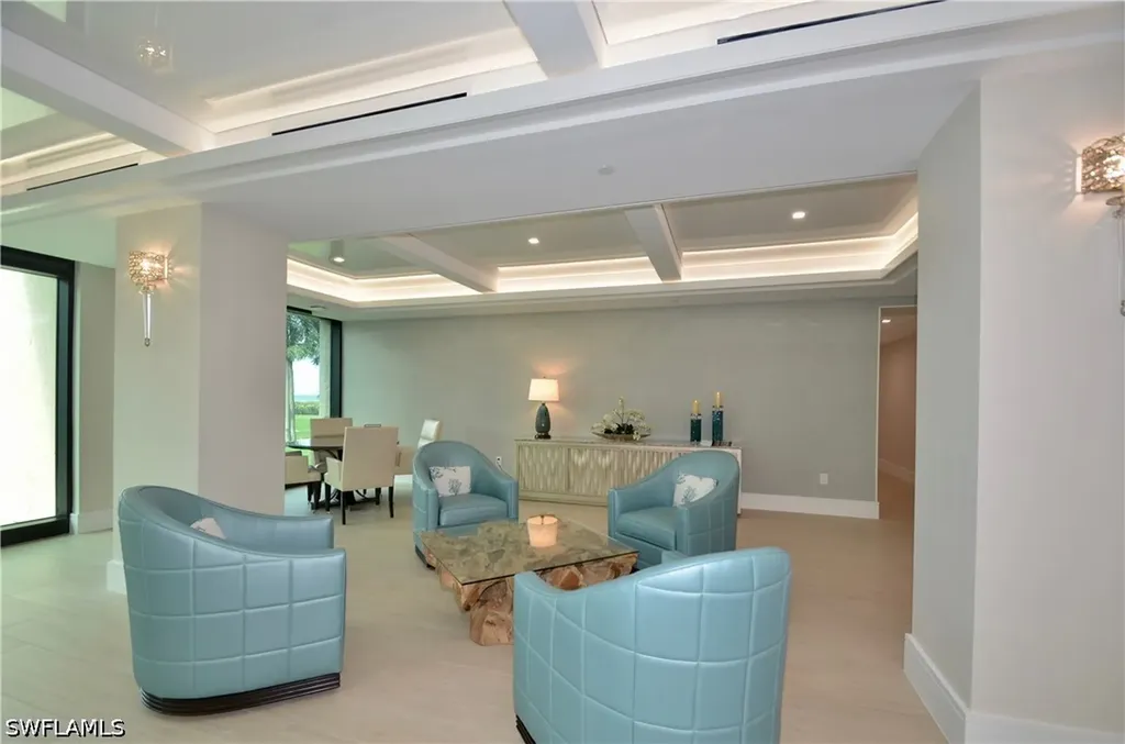 10851 Gulf Shore Drive Naples FL 34108-3004
