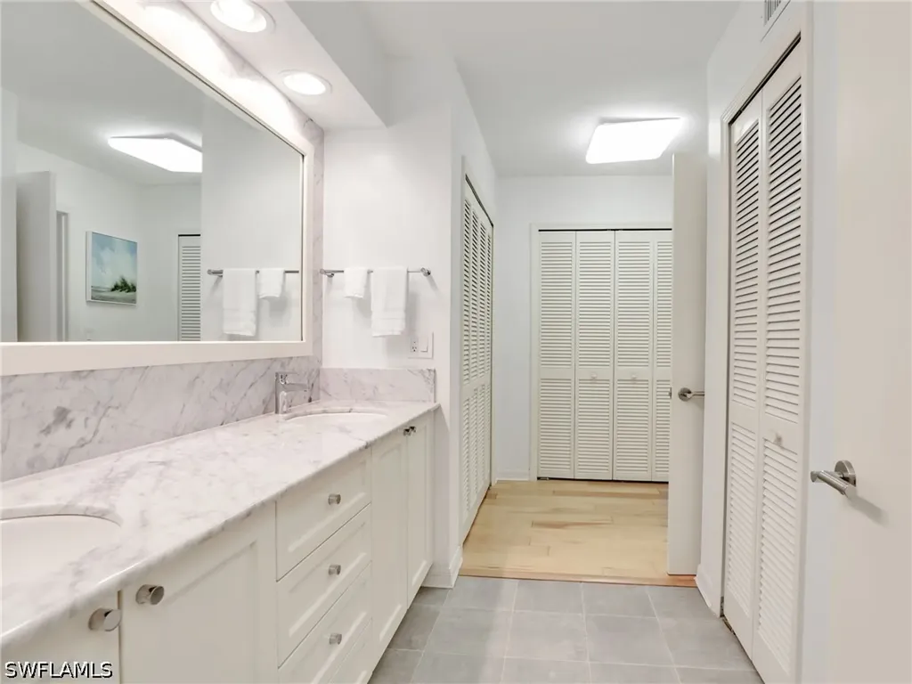 10851 Gulf Shore Drive Naples FL 34108