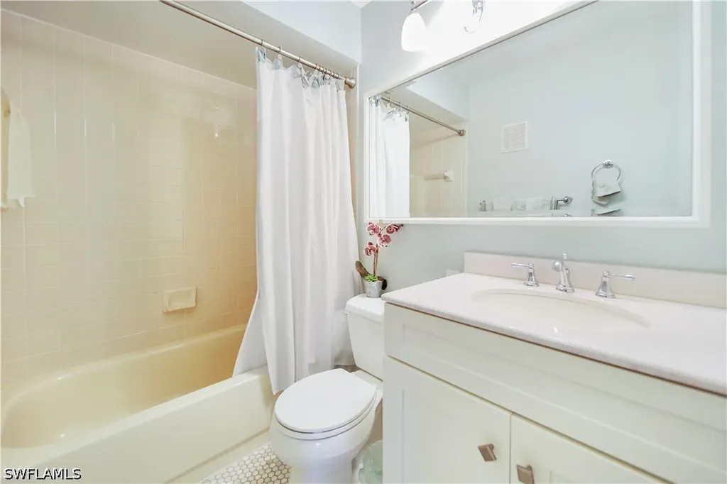2058 Arbour Walk Circle Naples FL 34109