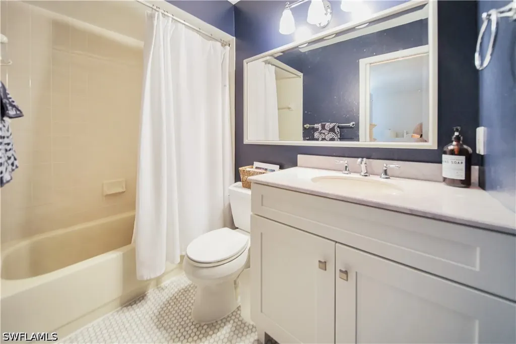 2058 Arbour Walk Circle Naples FL 34109