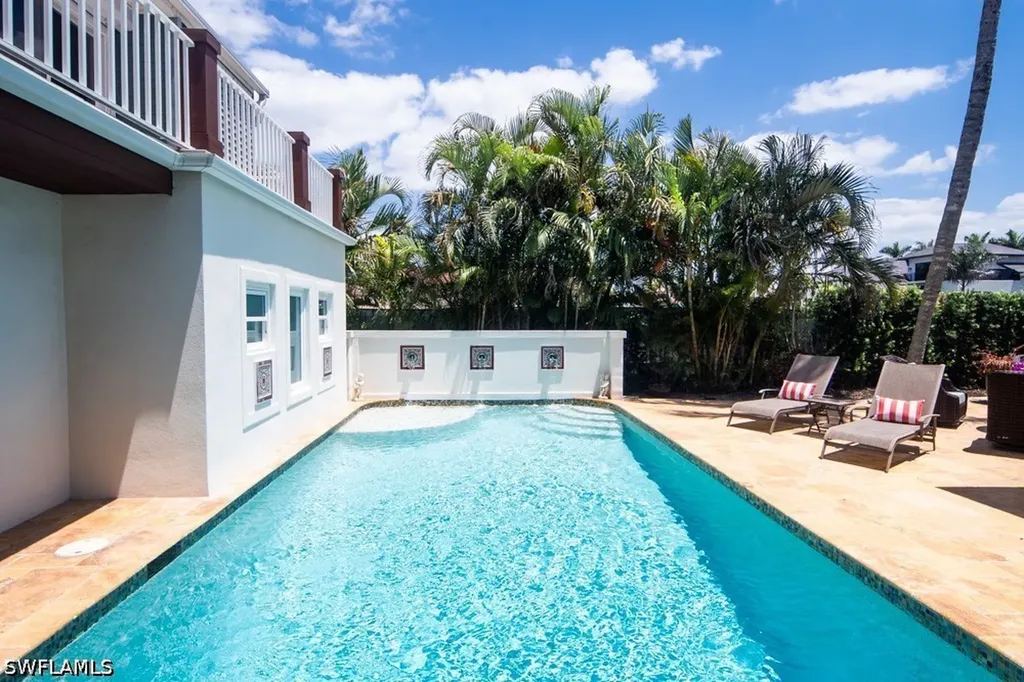 374 14th Avenue S Naples FL 34102