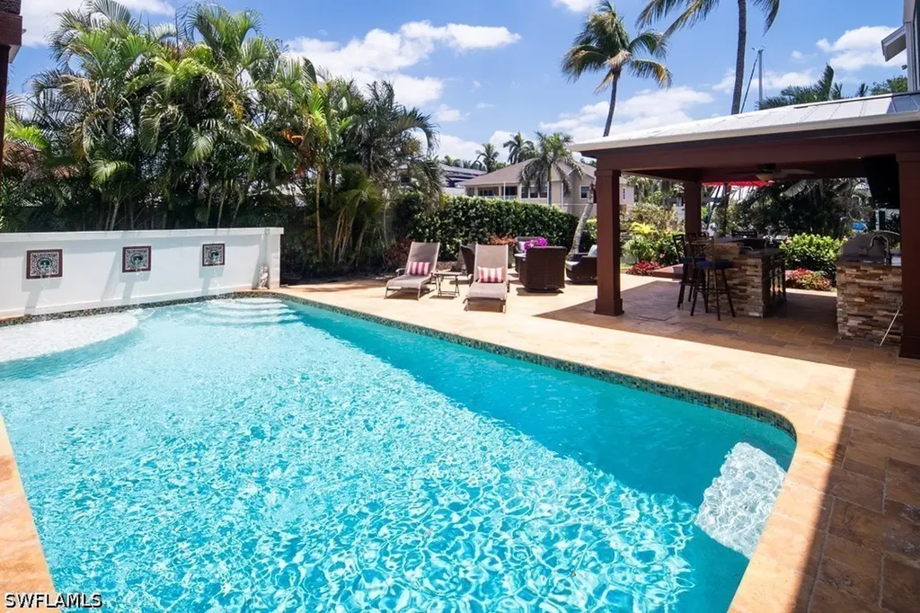 374 14th Avenue S Naples FL 34102