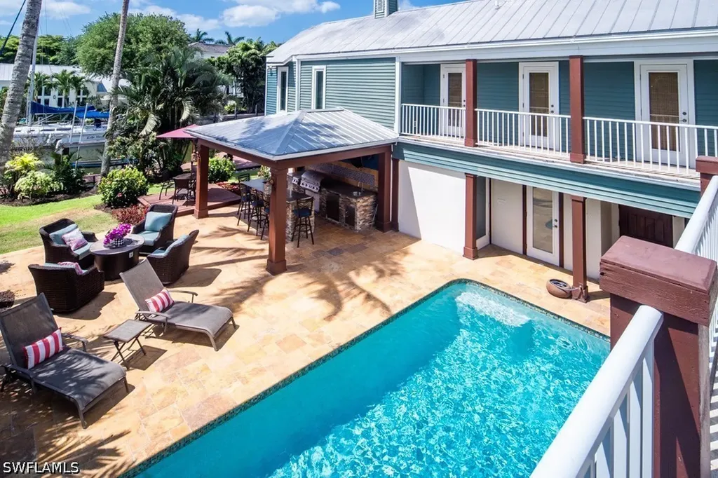 374 14th Avenue S Naples FL 34102