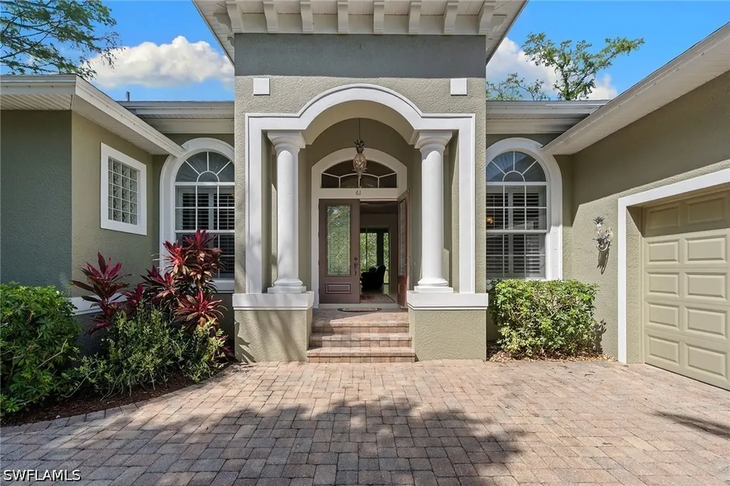 61 Constitution Drive Naples FL 34112