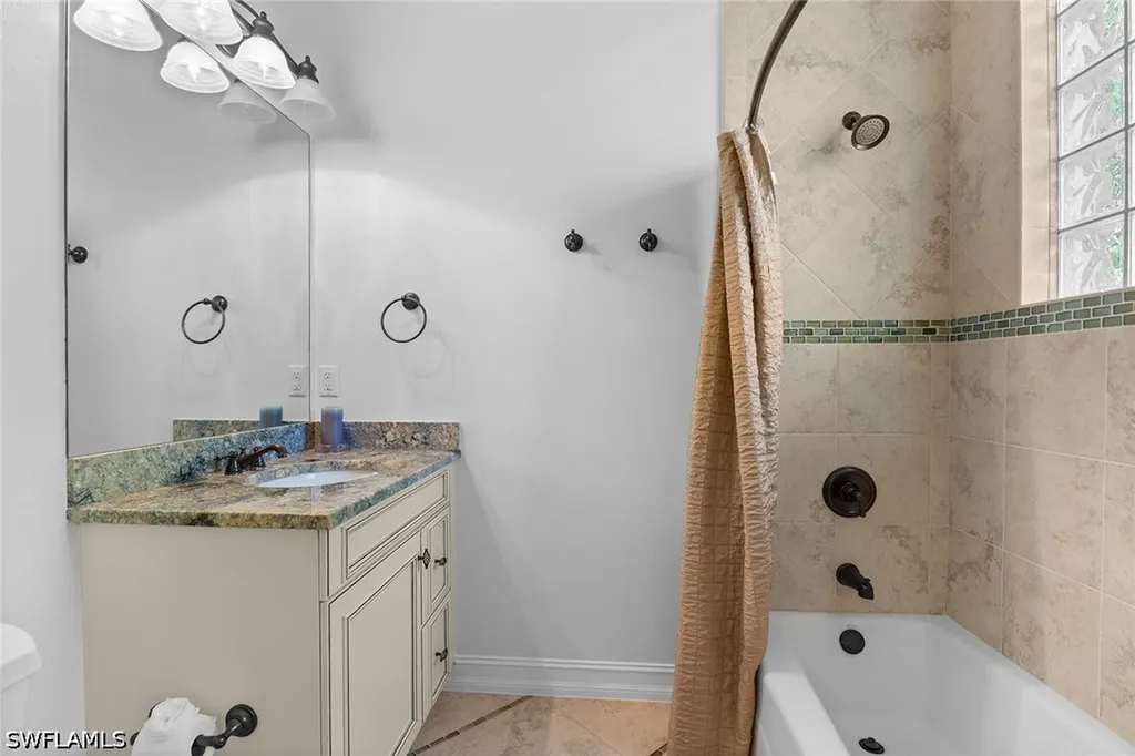 61 Constitution Drive Naples FL 34112