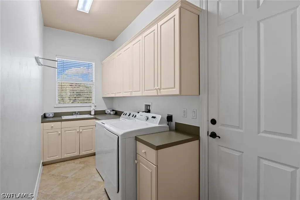 61 Constitution Drive Naples FL 34112