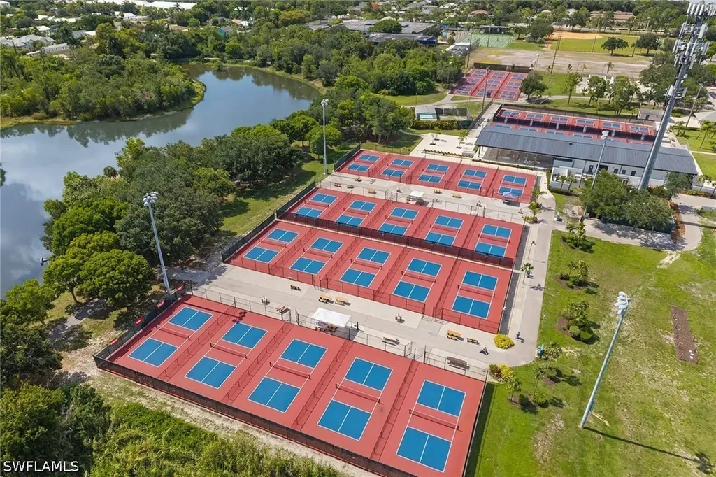 61 Constitution Drive Naples FL 34112