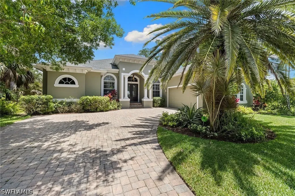 61 Constitution Drive Naples FL 34112