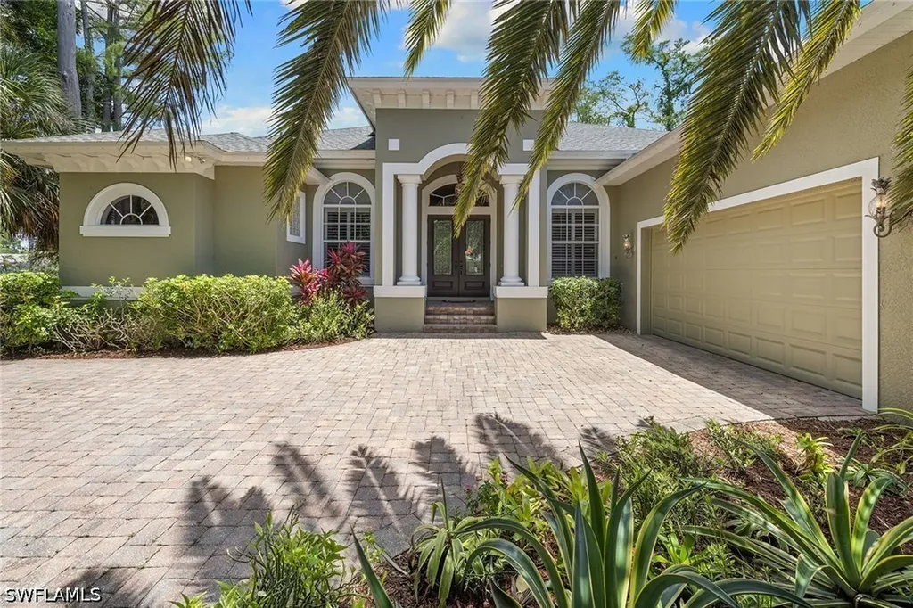 61 Constitution Drive Naples FL 34112
