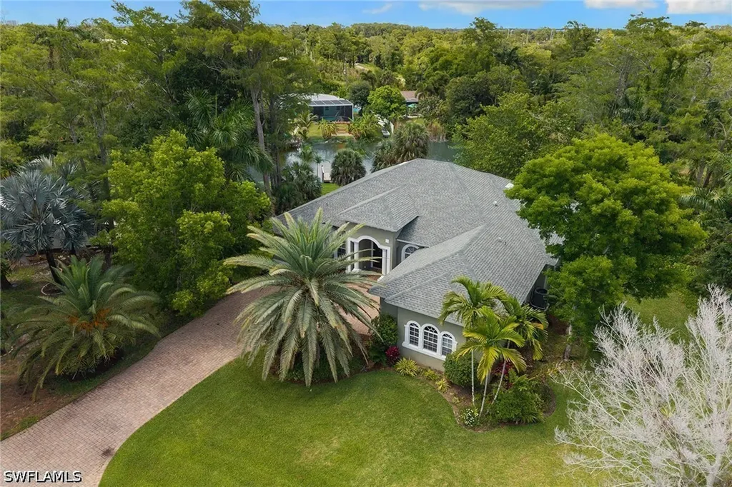 61 Constitution Drive Naples FL 34112