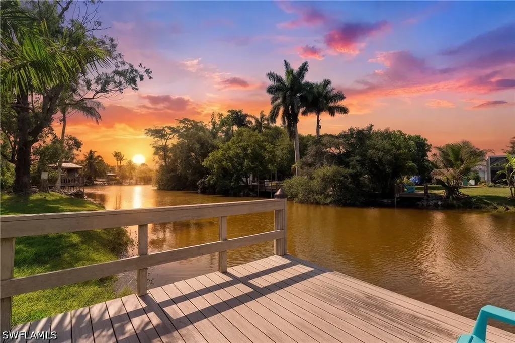 61 Constitution Drive Naples FL 34112