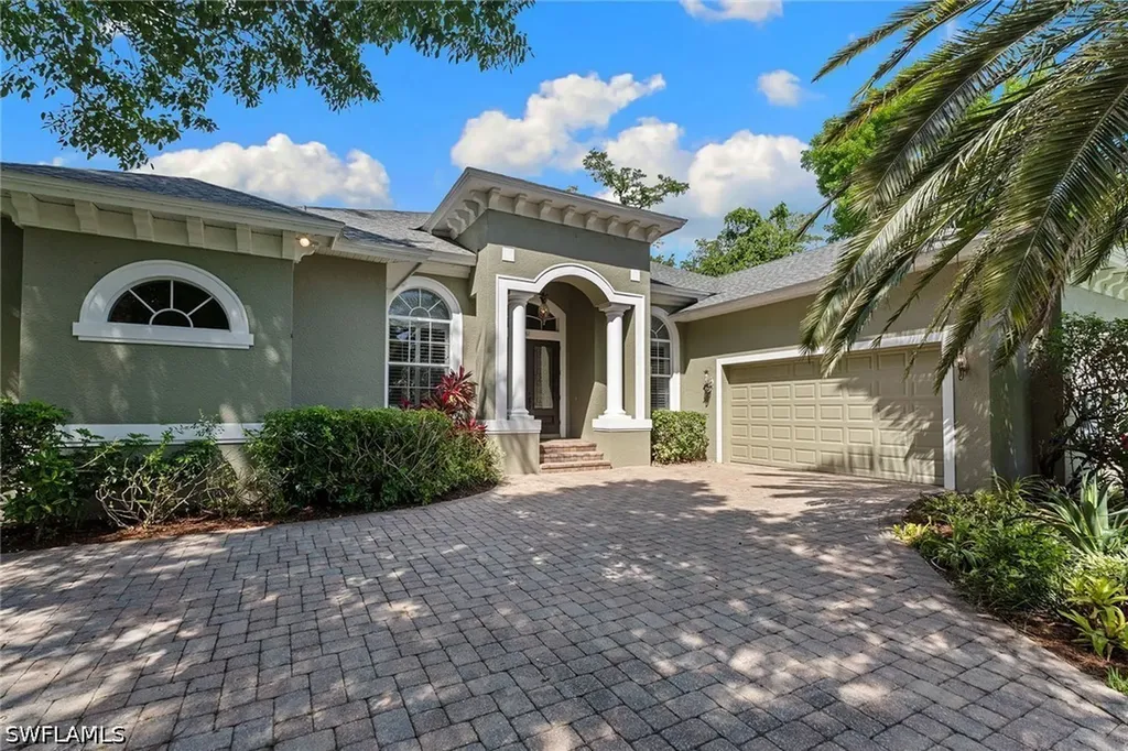 61 Constitution Drive Naples FL 34112