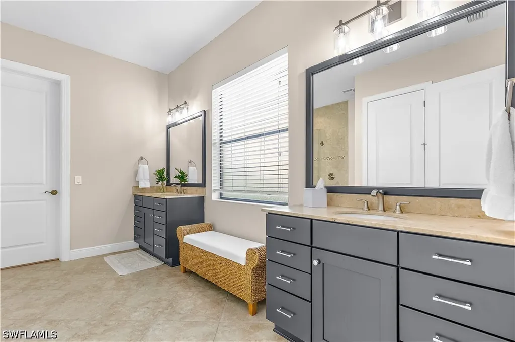 4111 Raffia Drive Naples FL 34119