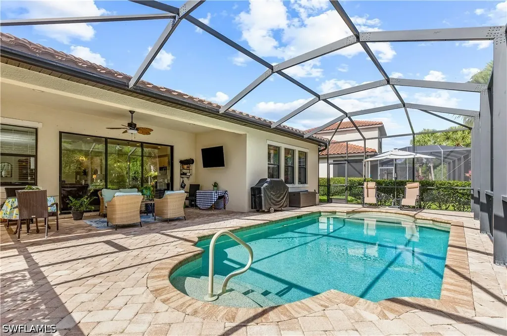 4111 Raffia Drive Naples FL 34119