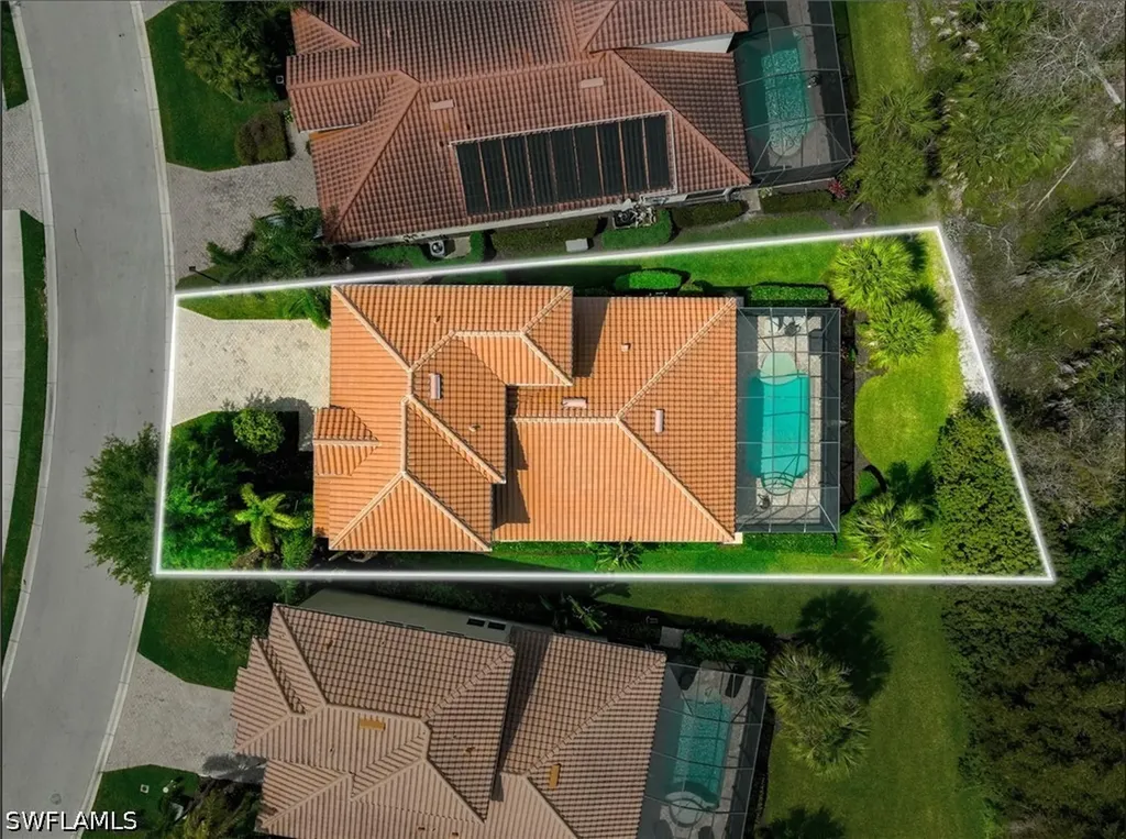 4111 Raffia Drive Naples FL 34119