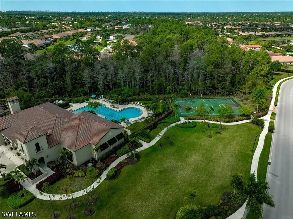 4111 Raffia Drive Naples FL 34119