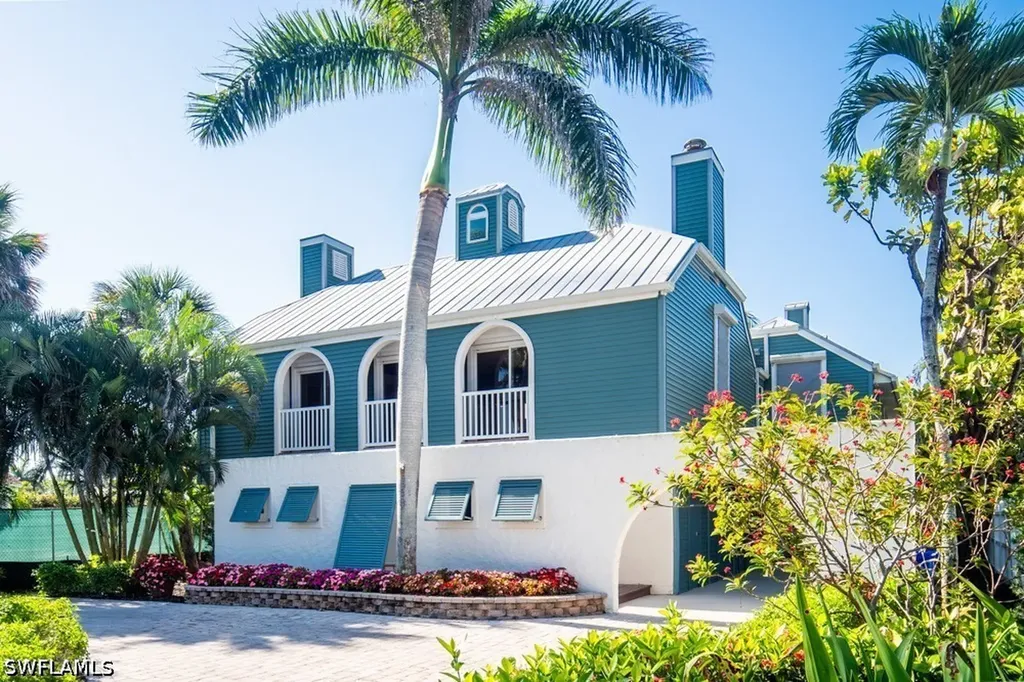 374 14th Avenue S Naples FL 34102