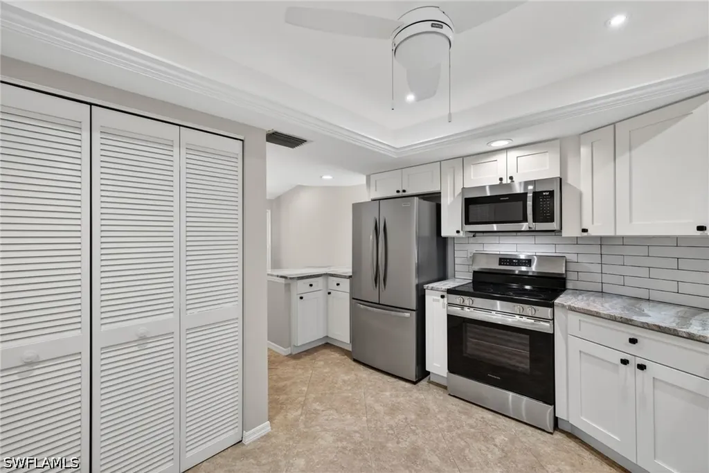 9836 Luna Circle Naples FL 34109