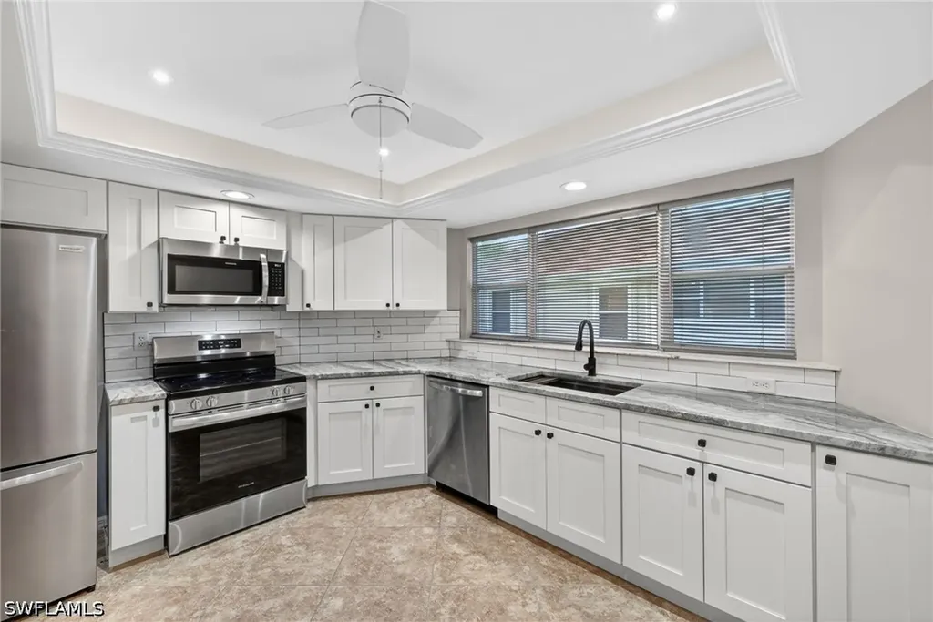 9836 Luna Circle Naples FL 34109